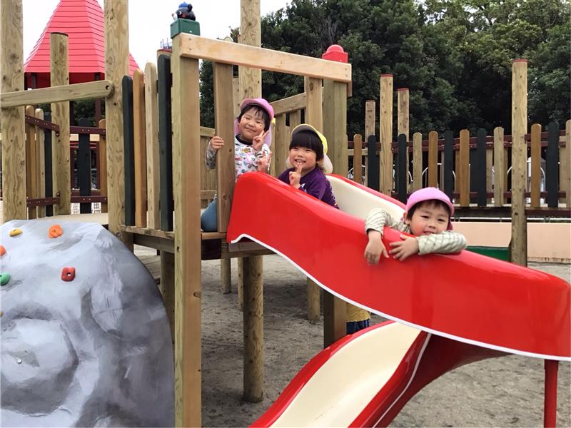 楽しいがいっぱい！新学期の園庭遊び