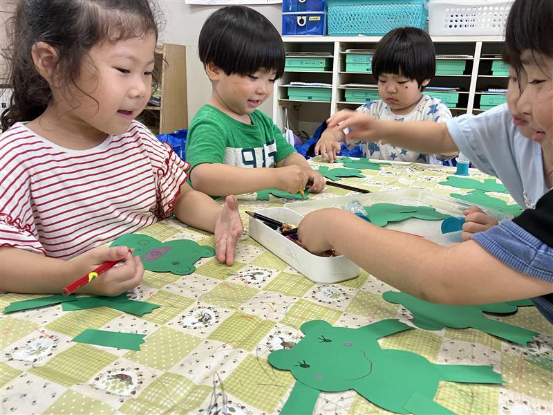 作るって楽しいね🎶　わくわく製作活動