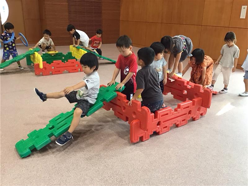 暑さに負けず、室内で元気いっぱい！